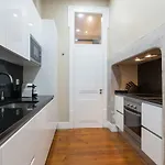 Baixa Vintage Three-bedroom - By Lu Holidays ליסבון