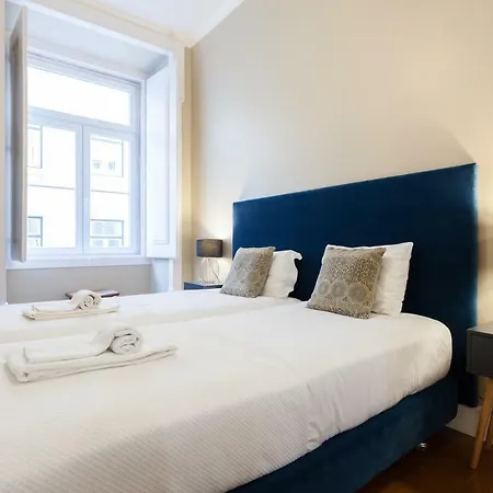 Baixa Vintage Three-bedroom - By Lu Holidays *