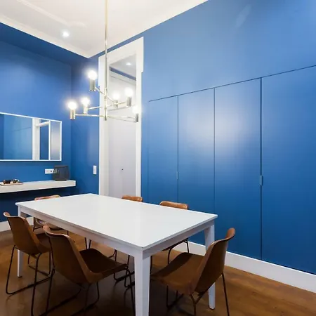 Baixa Vintage Three-bedroom - By Lu Holidays *