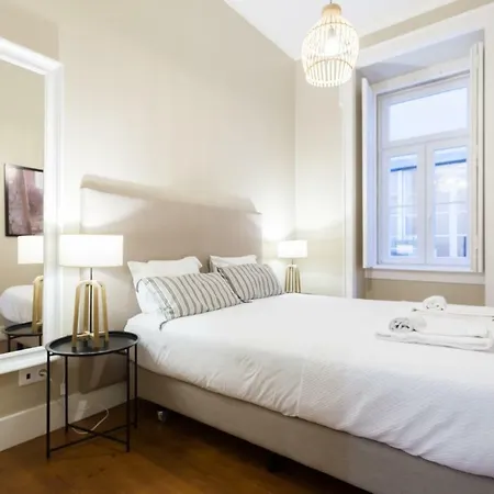 Apartman Baixa Vintage Three-bedroom - By Lu Holidays