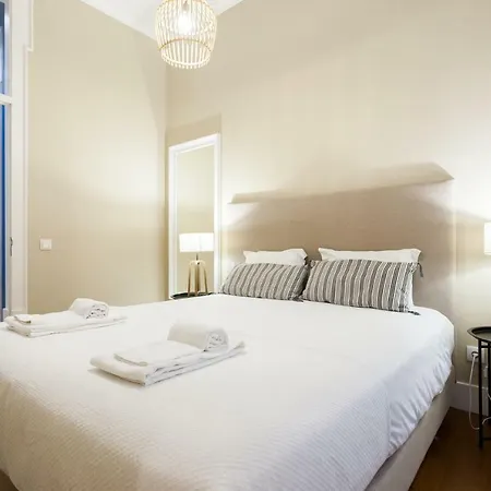 Baixa Vintage Three-bedroom - By Lu Holidays *