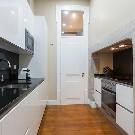 Baixa Vintage Three-bedroom - By Lu Holidays Lisboa